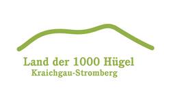 Ein grünes, geschwungenes Linien-Logo über dem Text "Land der 1000 Hügel Kraichgau-Stromberg".