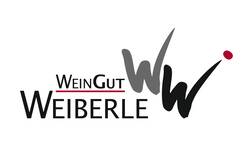 Das Bild zeigt ein Logo mit dem Text "WeinGut Weiberle" und stilisierten Buchstaben "W" in Grau und Schwarz, sowie einem roten Punkt darüber.