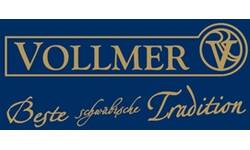 Das Bild zeigt ein Logo mit dem Schriftzug "Vollmer" und dem Slogan "Beste schwäbische Tradition" auf blauem Hintergrund.