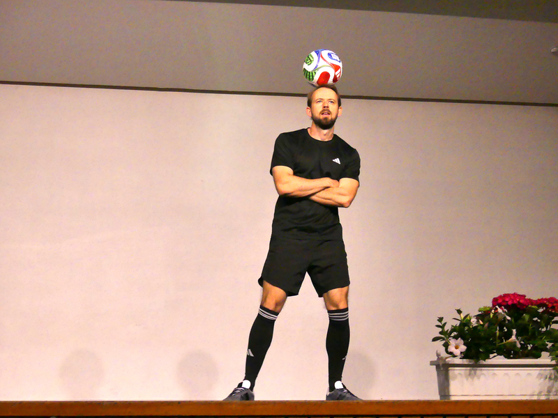 Fußball Freestyler Camill Hauser