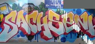 Graffiti in der Bahnunterführung