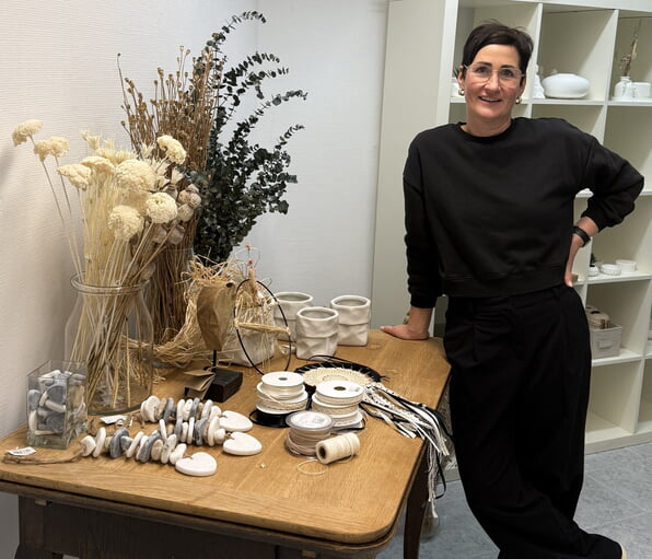 Birgit Kührer in Ihrer Kreativwerkstatt im Pop-up Store Sachsenheim