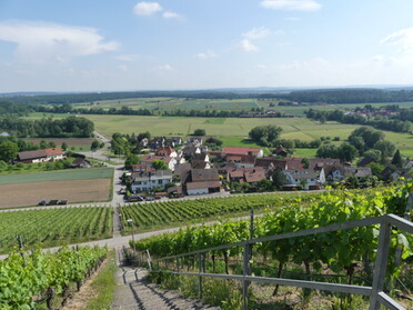 Stäffele mit Ausblick - Vom "Kirchberg" Hohenhaslach ins Tal